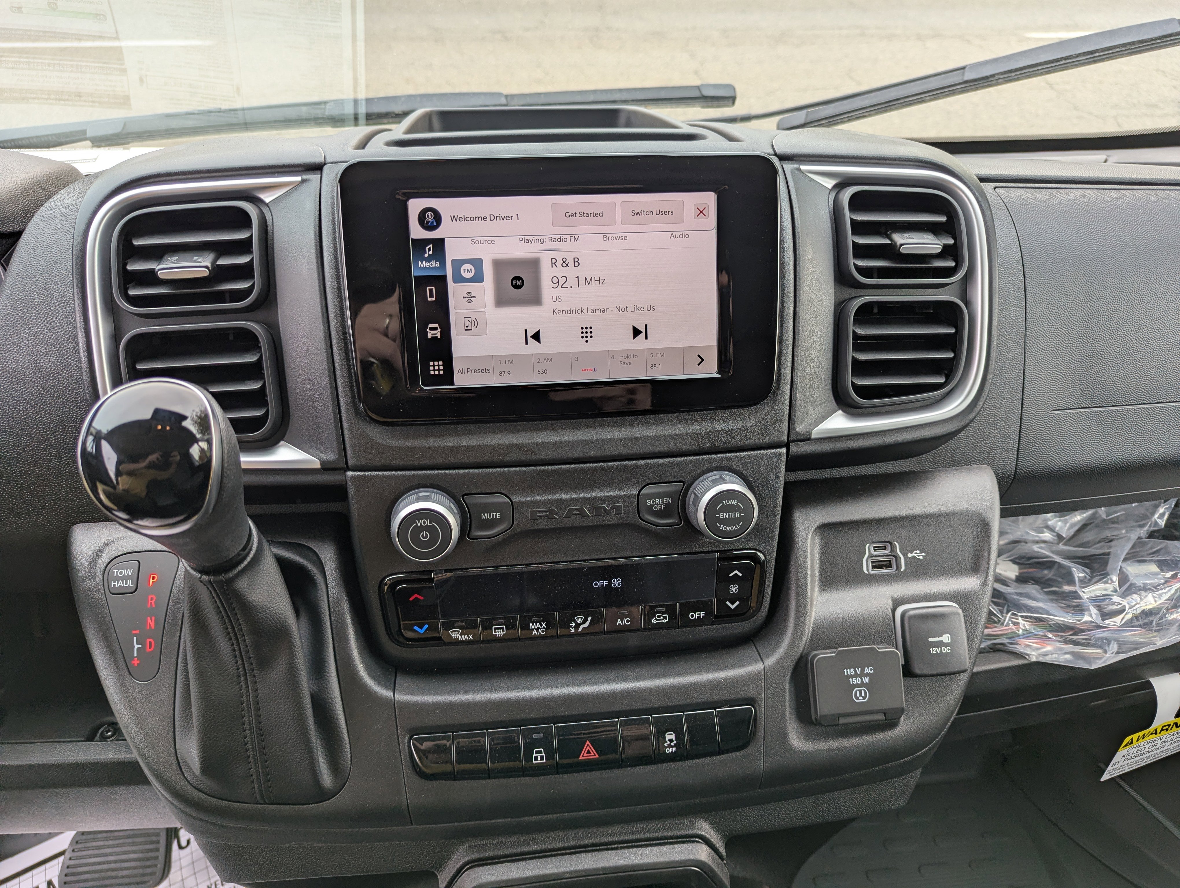 New 2026 RAM ProMaster 1500 w/ Quick Order Package 22G SLT image 20