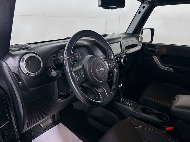 Used 2015 Jeep Wrangler Unlimited Sahara image 10