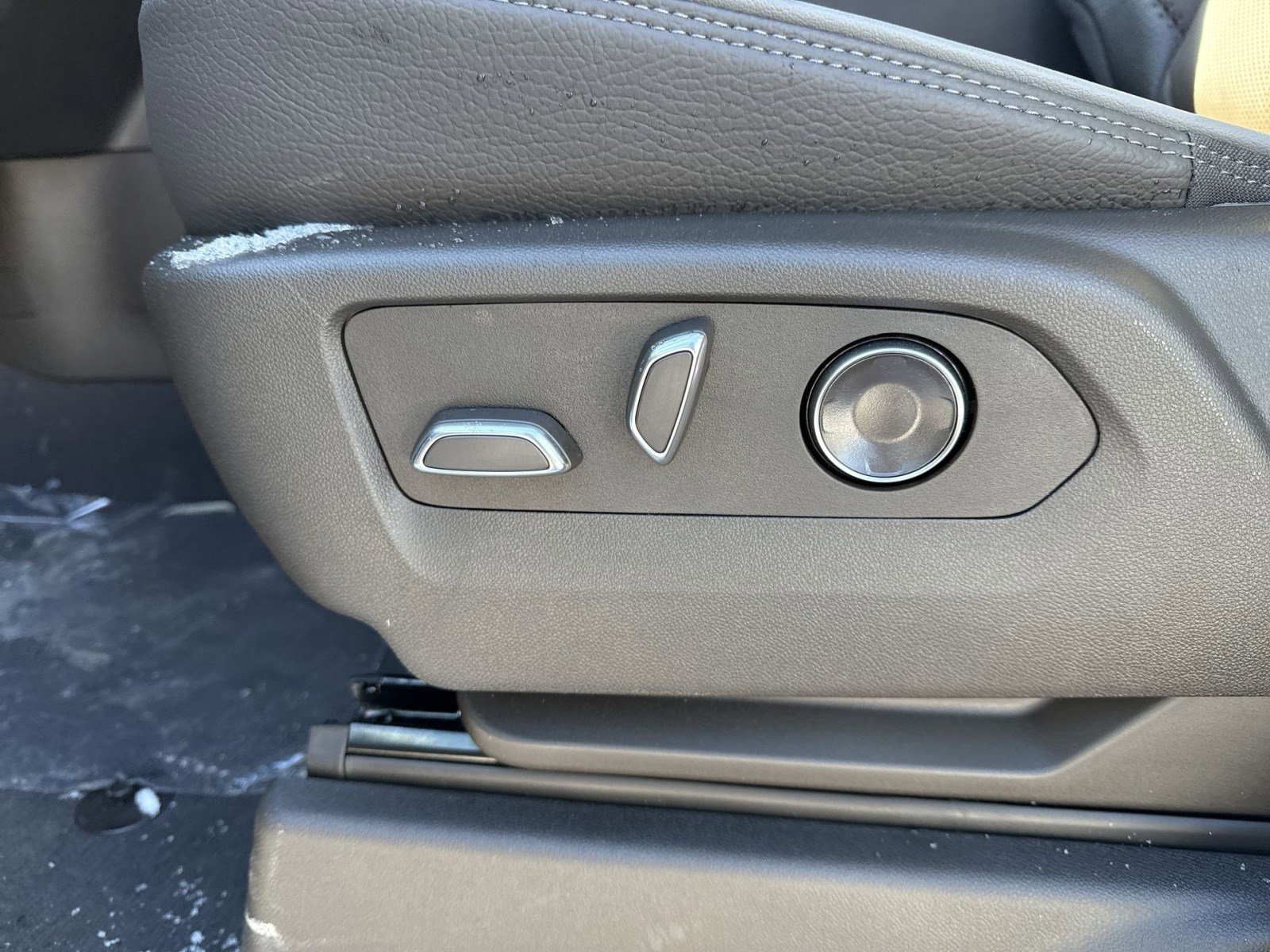 New 2026 GMC Sierra 3500 Denali w/ Denali Reserve Package image 11