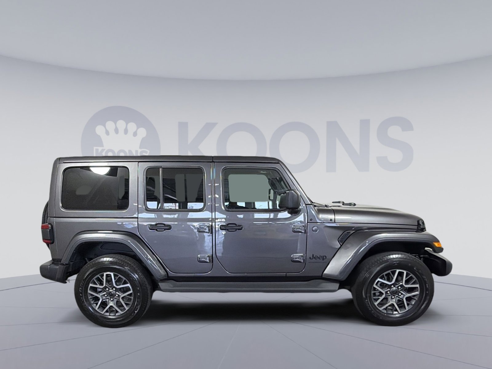 Used 2025 Jeep Wrangler Sahara image 8