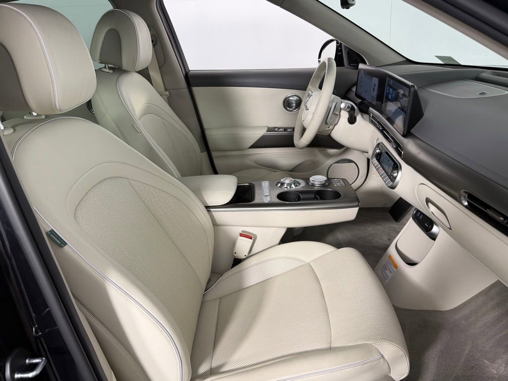 Used 2025 Genesis GV60 Advanced image 34