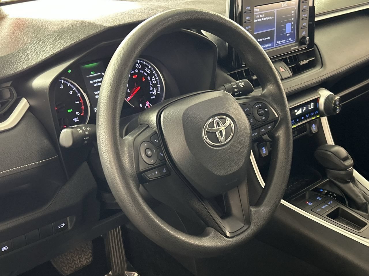Used 2022 Toyota RAV4 XLE w/ Convenience Package FWD image 14