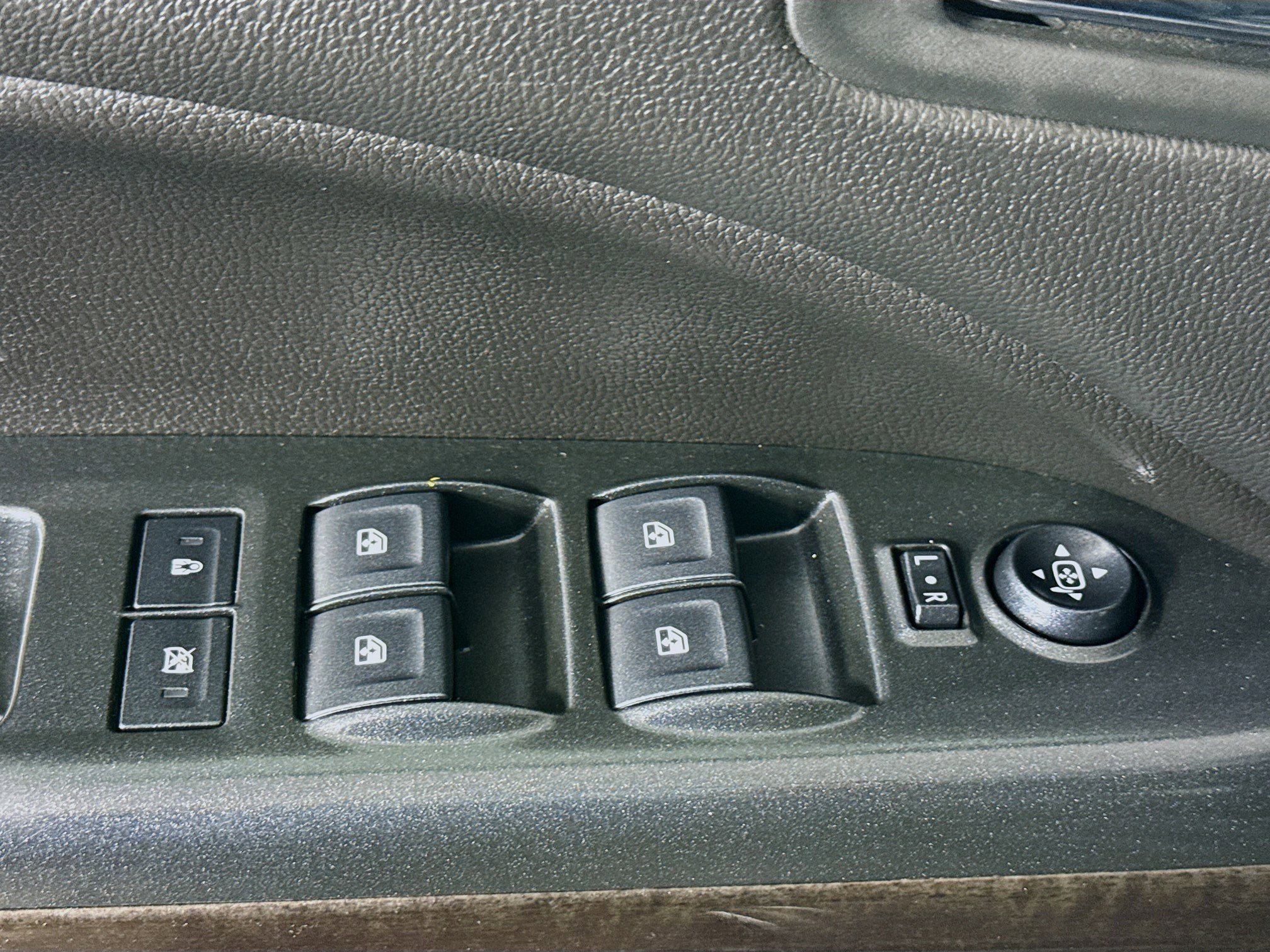 Used 2018 GMC Canyon SLE w/ SLE Convenience Package image 23