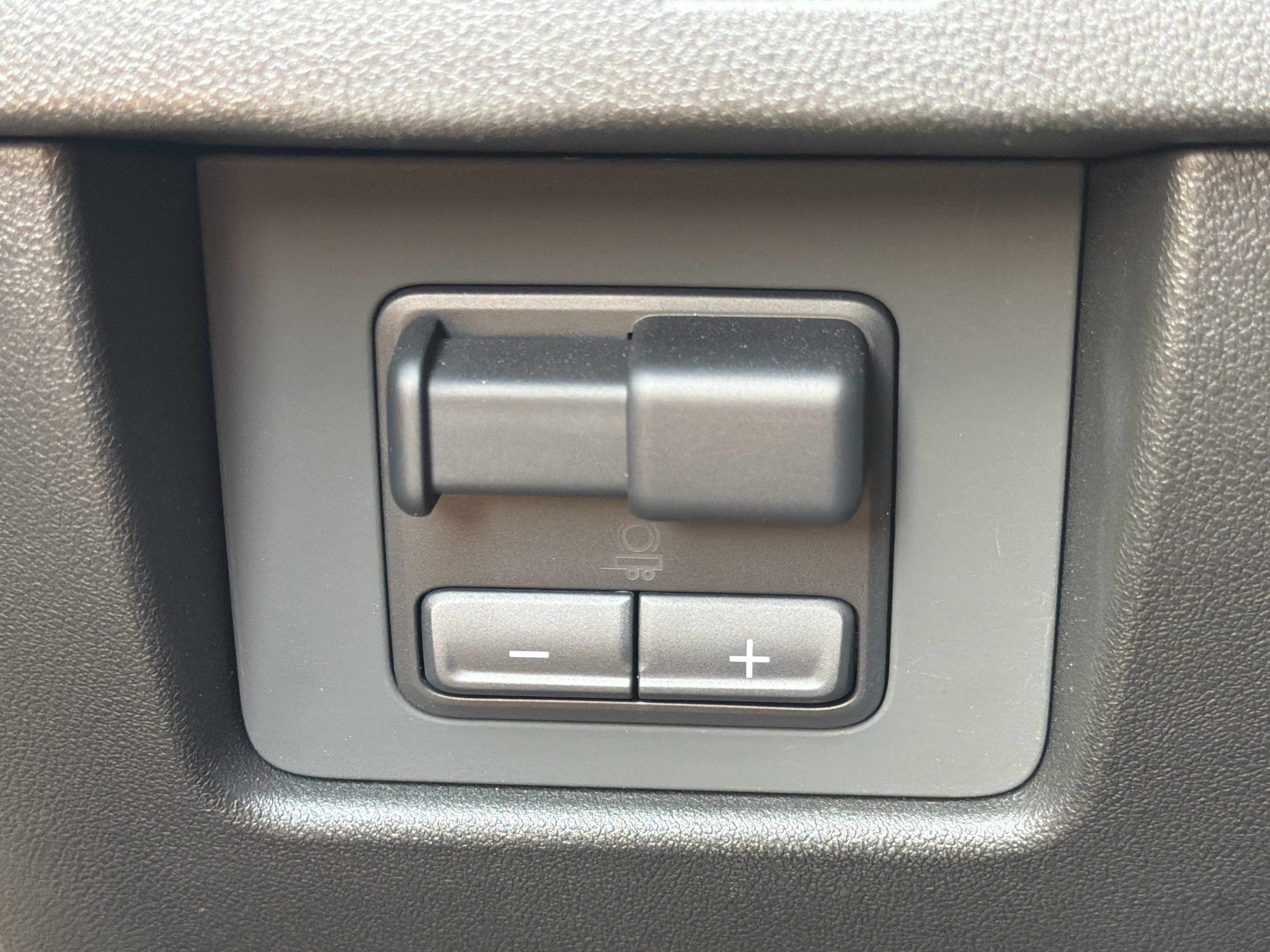 Used 2025 GMC Canyon Elevation w/ Convenience Package RWD image 12