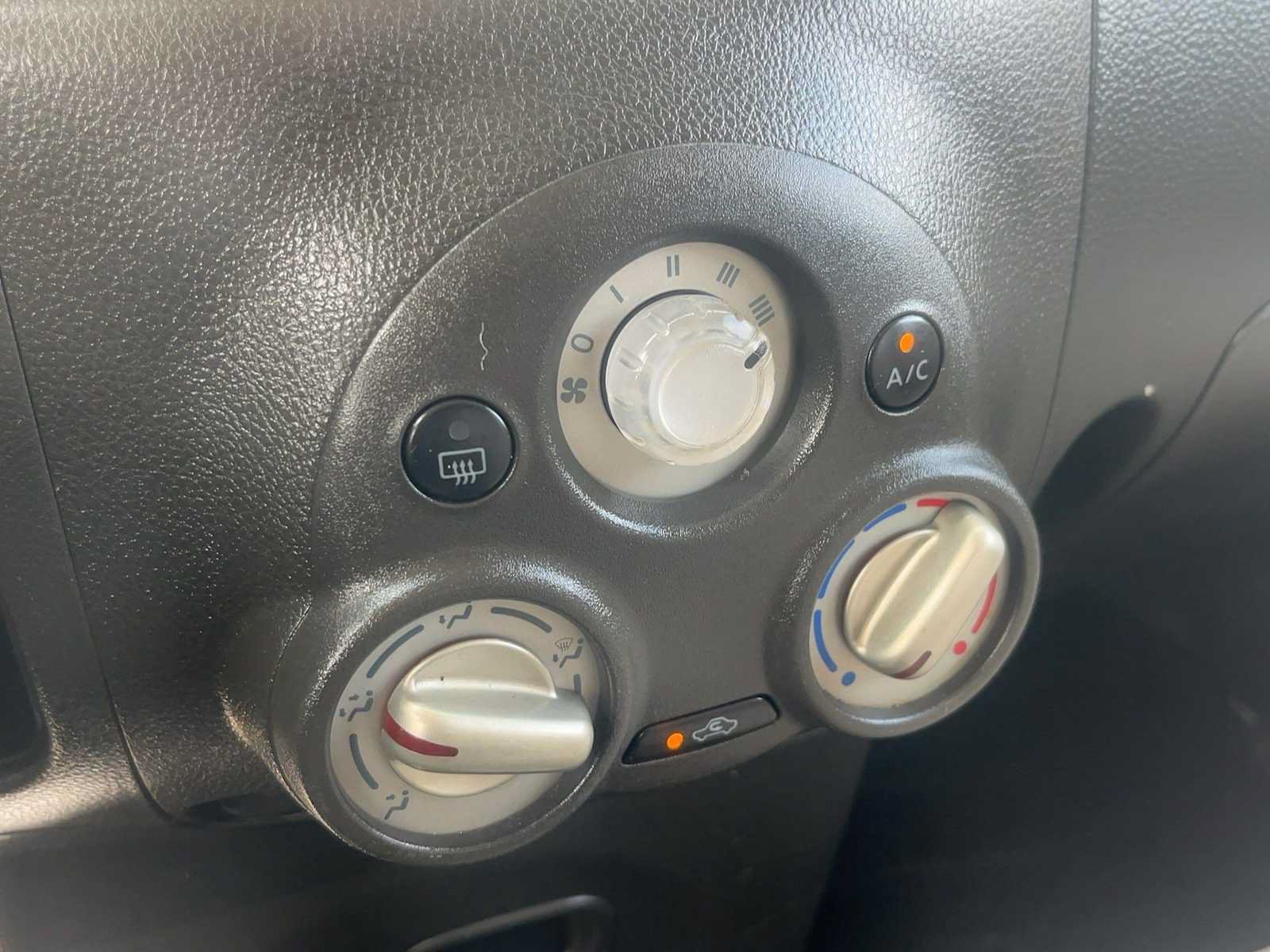 Used 2013 Nissan Cube 1.8 S w/ Interior Designer Pkg FWD image 20