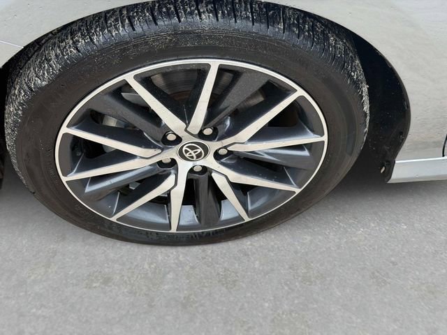 Used 2024 Toyota Camry XLE FWD image 12