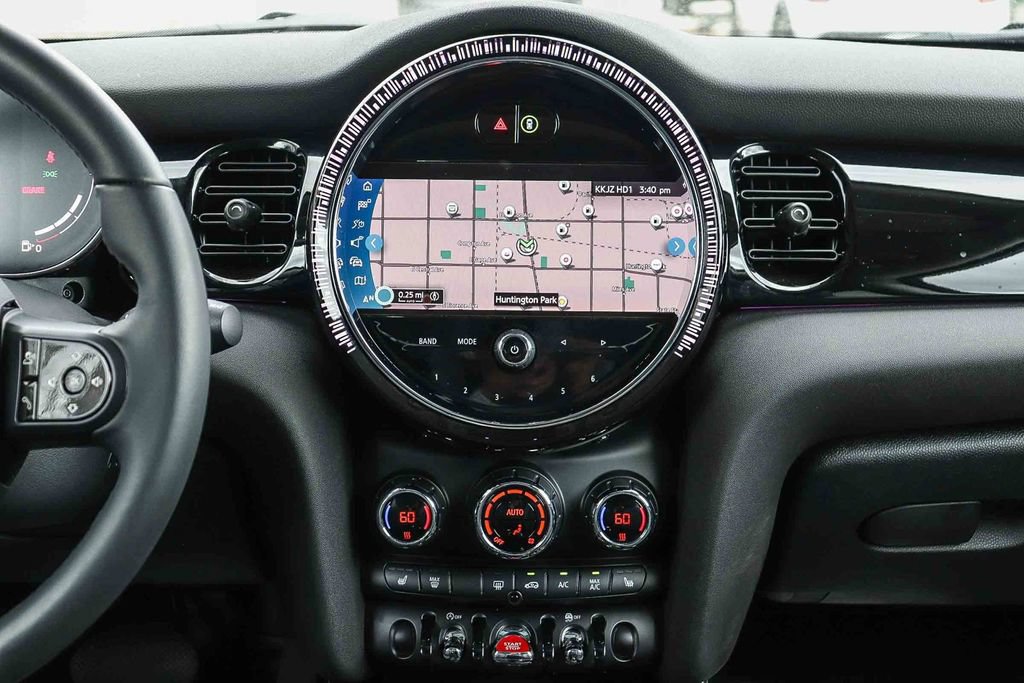 Used 2024 MINI Cooper 2-Door Hardtop FWD image 21