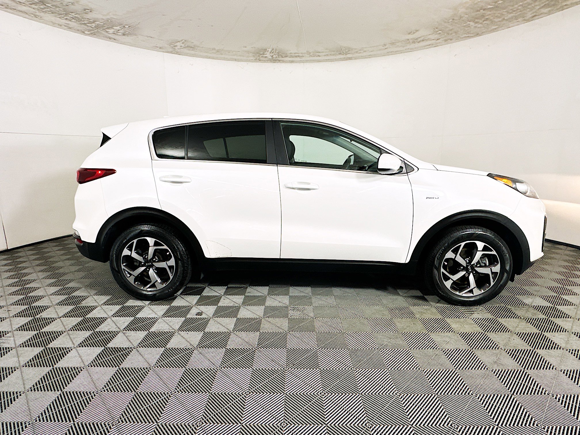 Used 2021 Kia Sportage LX AWD/4WD image 2