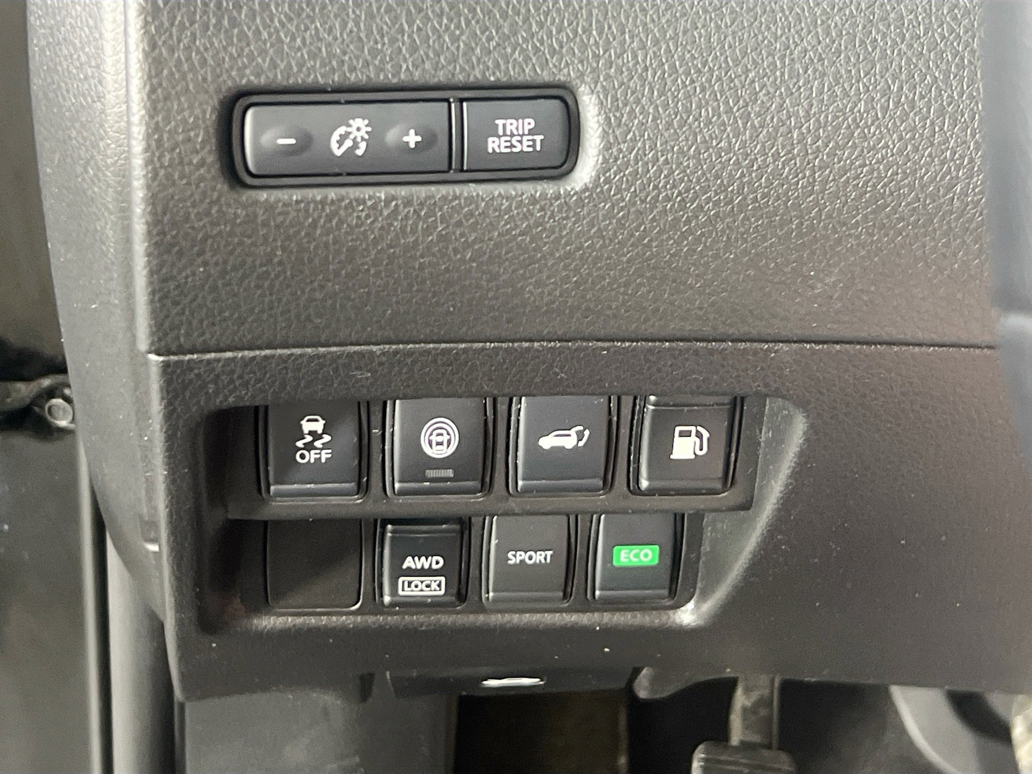 Used 2020 Nissan Rogue SV image 10