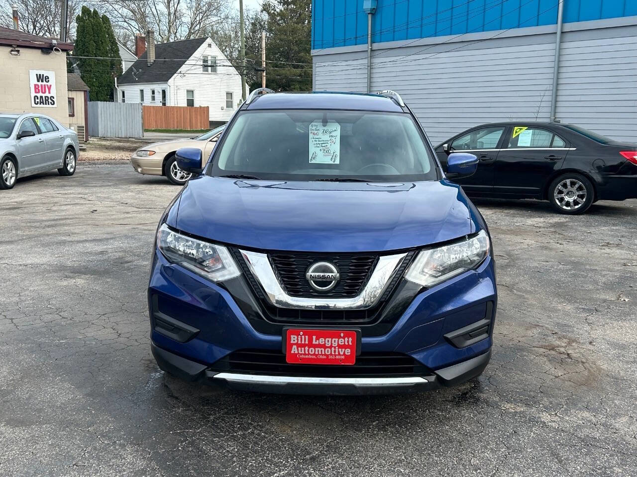 Used 2018 Nissan Rogue SV image 3