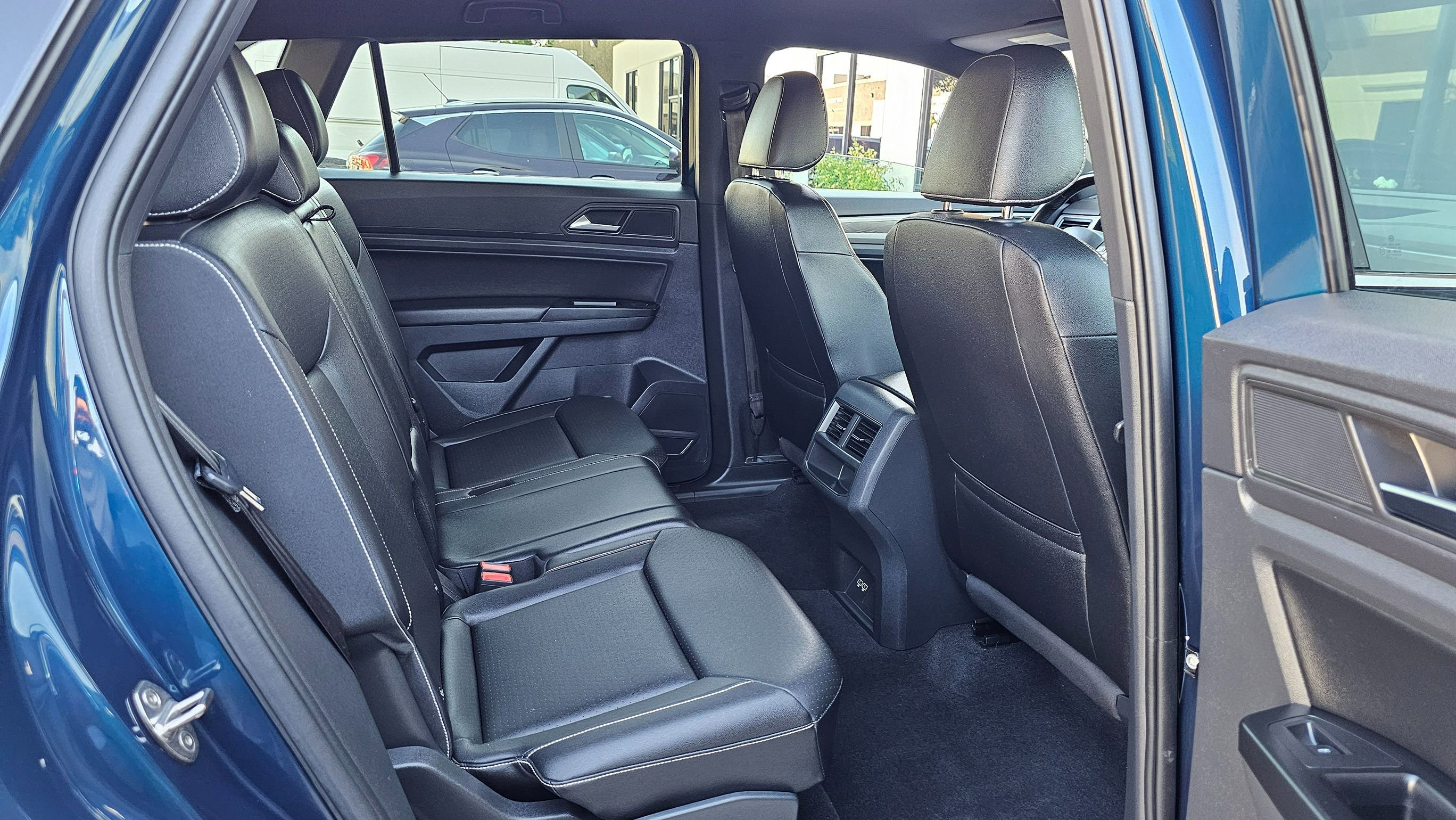 Used 2020 Volkswagen Atlas Cross Sport SE image 26