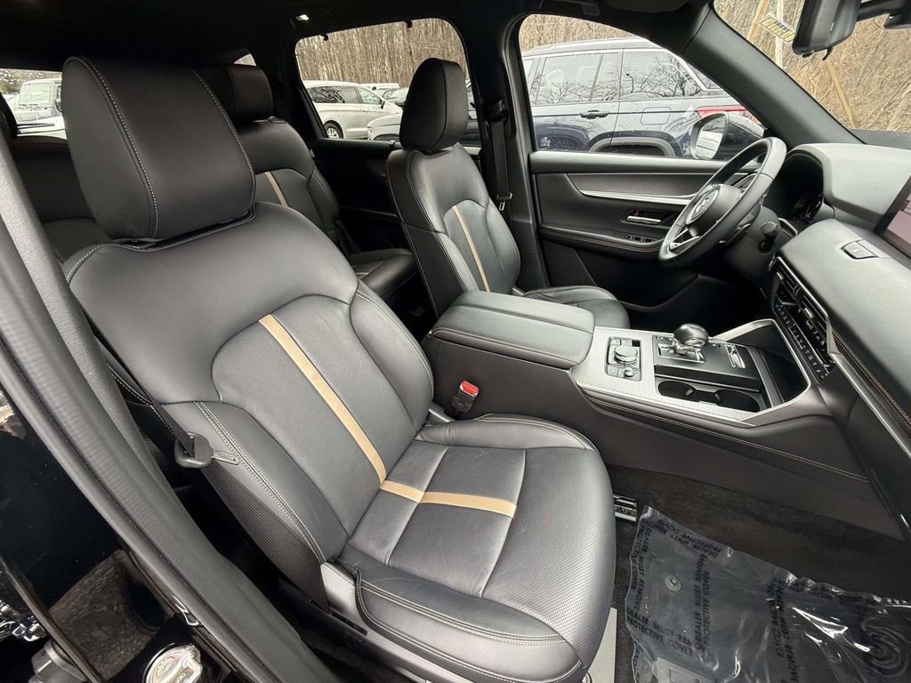 Used 2024 MAZDA CX-90 Plug-In Hybrid w/ Premium Plus image 9