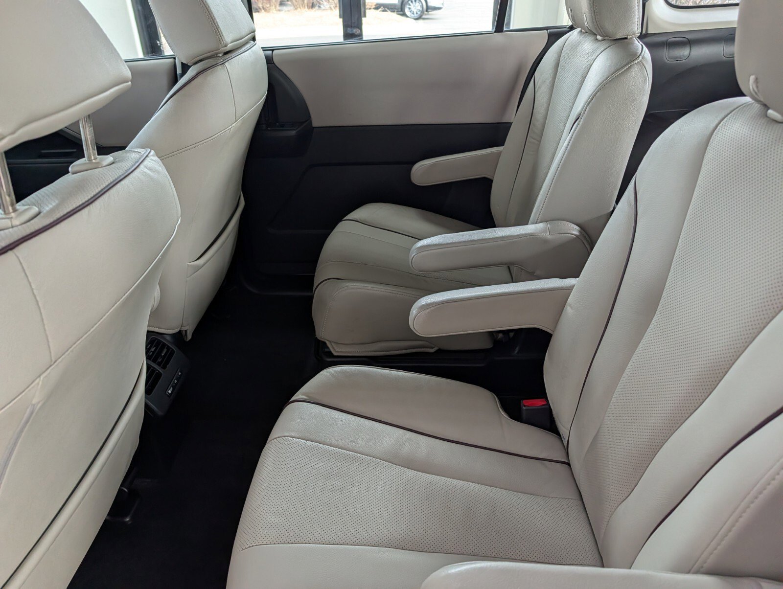 Used 2014 MAZDA MAZDA5 Grand Touring image 9