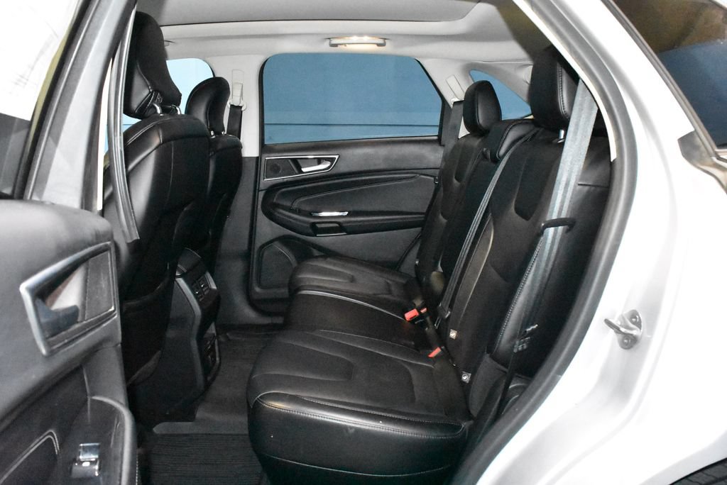 Used 2016 Ford Edge Titanium FWD image 20
