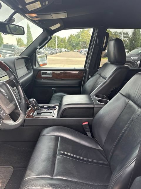 Used 2015 Lincoln Navigator 4WD image 8