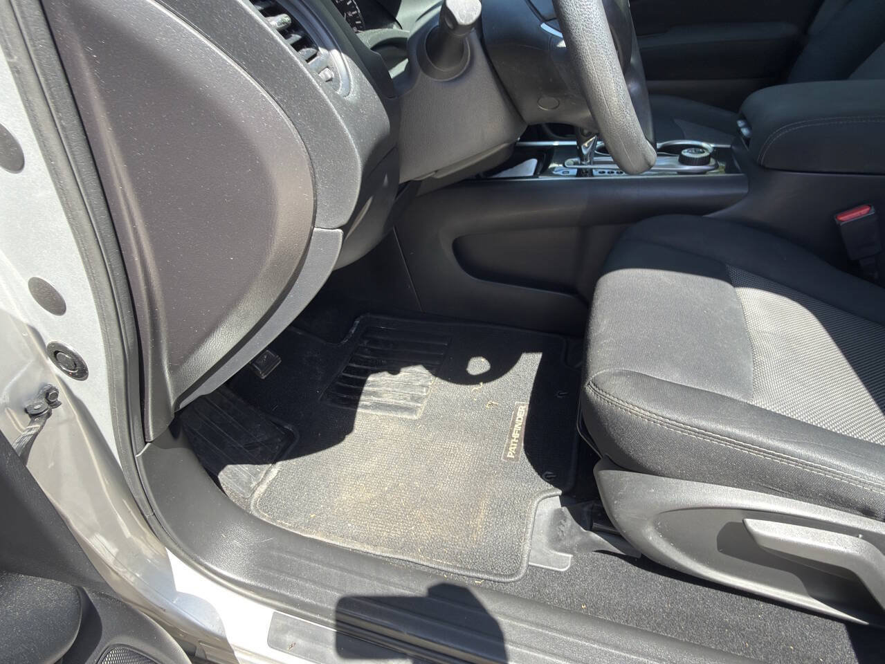 Used 2017 Nissan Pathfinder S AWD/4WD image 19