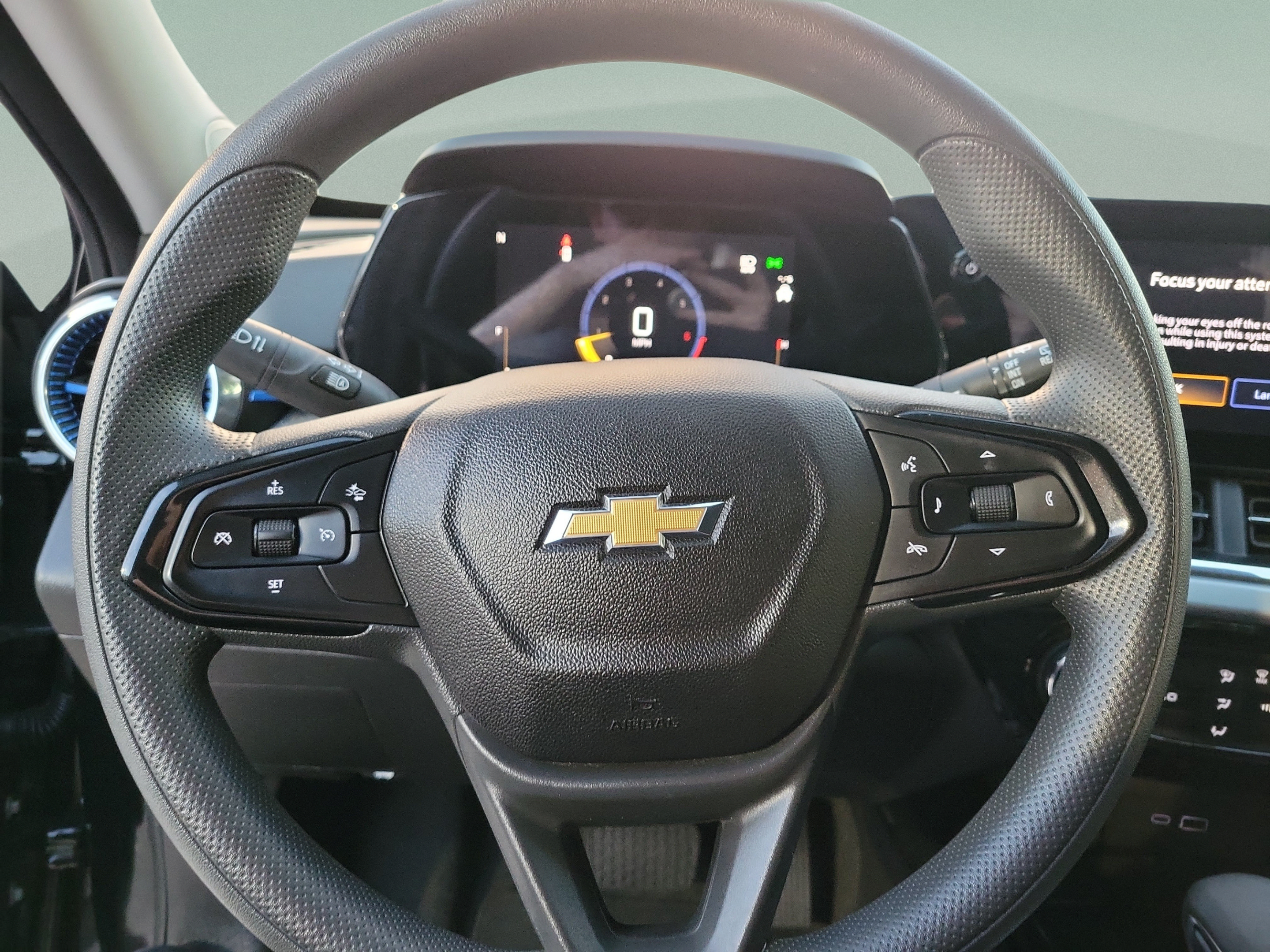 Used 2025 Chevrolet Trax LT FWD image 21