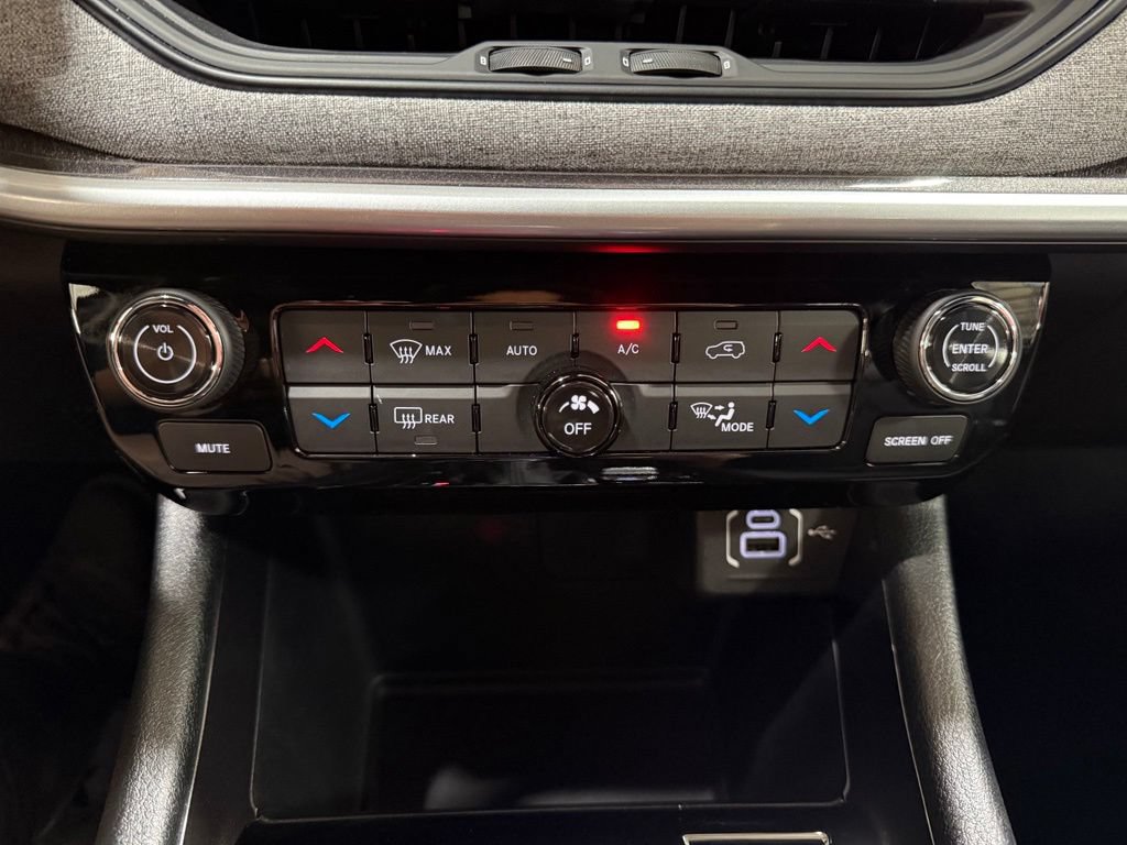 Certified 2023 Jeep Compass Latitude w/ Convenience Group AWD/4WD image 18