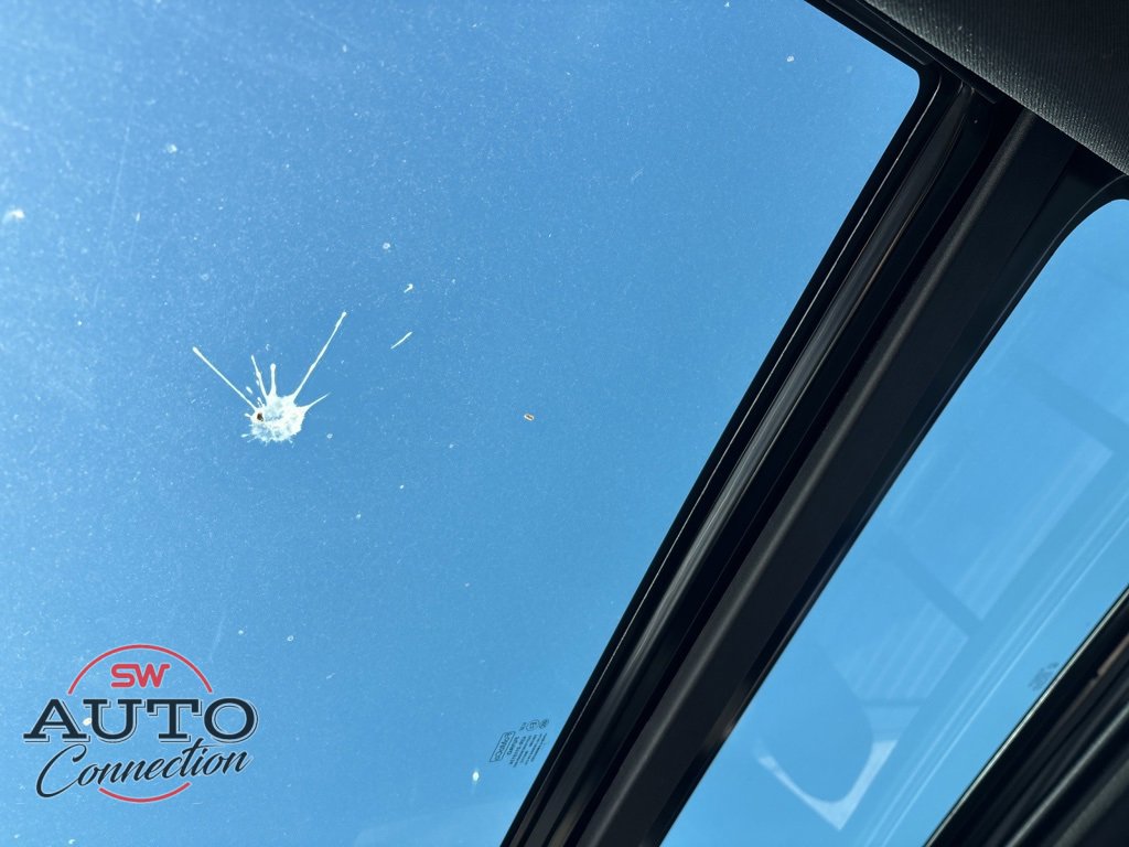 Used 2018 Ford F150 Platinum w/ Equipment Group 701A Luxury image 15