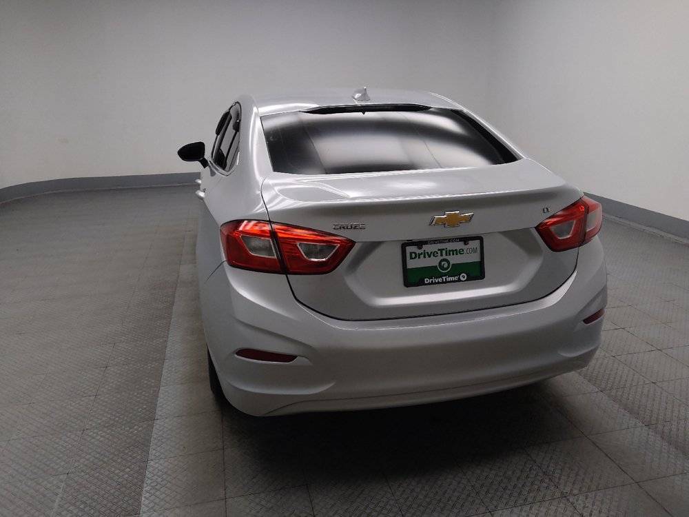 Used 2018 Chevrolet Cruze LT FWD image 6