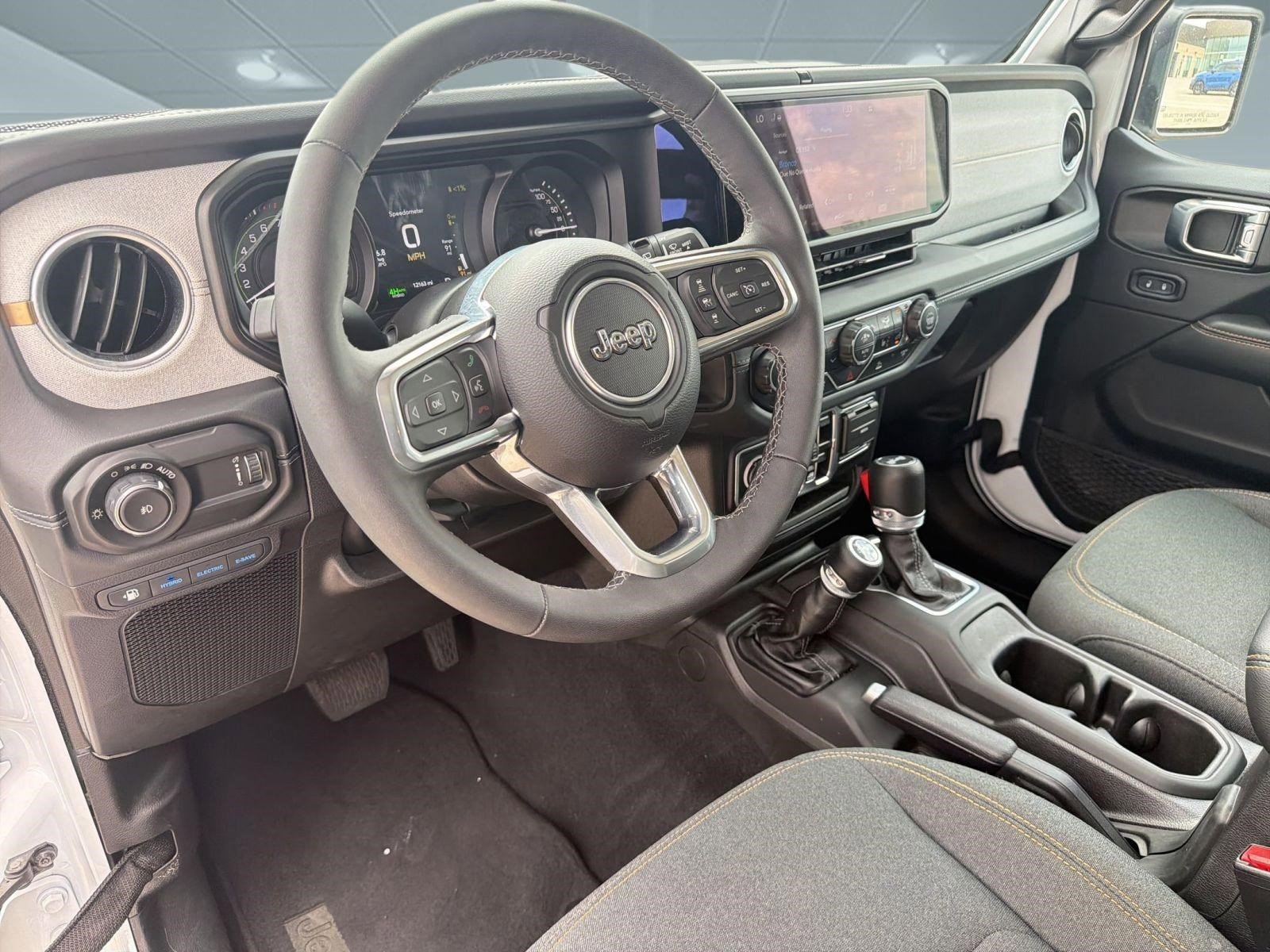 Certified 2025 Jeep Wrangler Sahara image 4