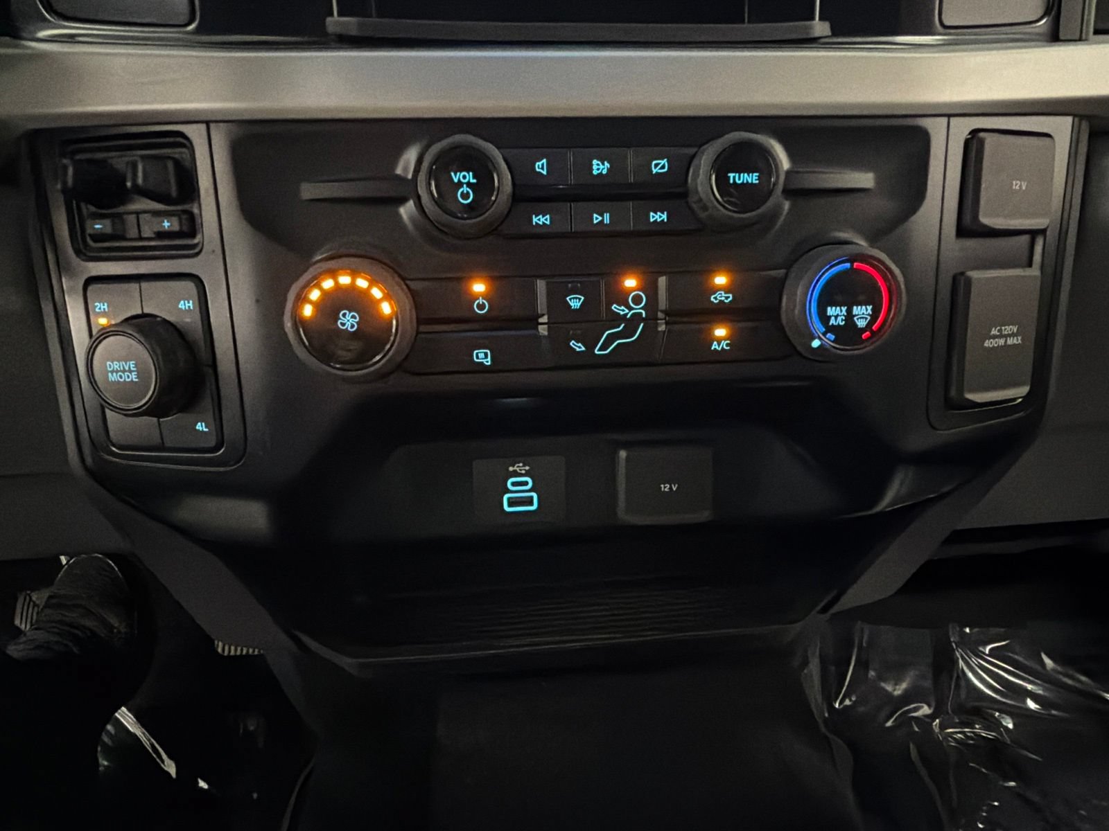 Used 2023 Ford F250 XLT AWD/4WD image 34