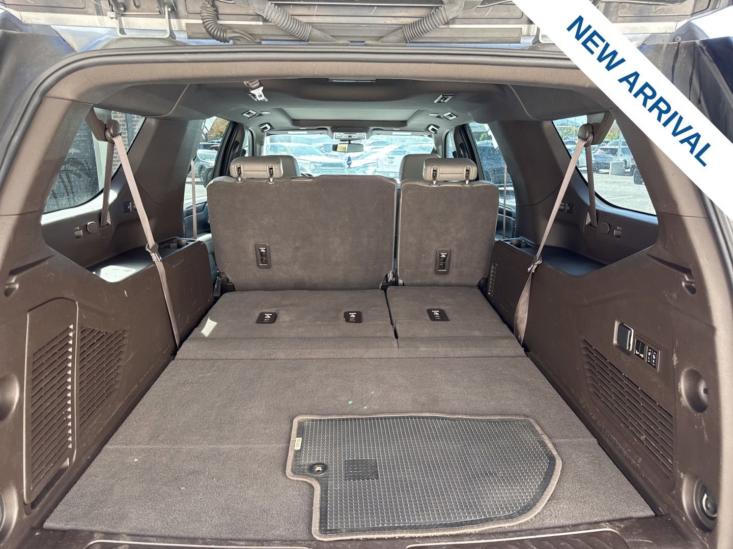 Used 2023 Chevrolet Suburban LT w/ Luxury Package AWD/4WD image 13