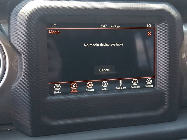 Used 2018 Jeep Wrangler Unlimited Sahara AWD/4WD image 17