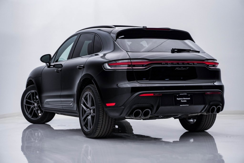Certified 2023 Porsche Macan Turbo image 3