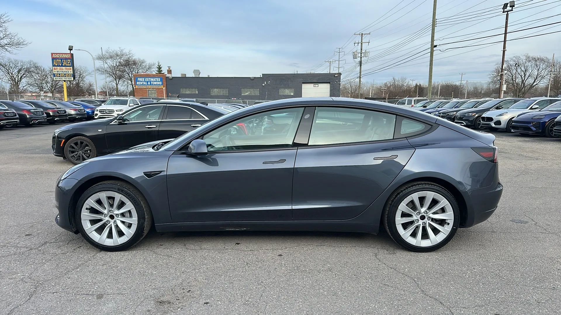 Used 2023 Tesla Model 3 Standard Range image 8