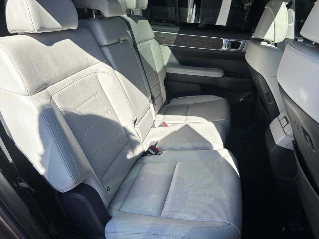 Used 2024 Hyundai Santa Fe Limited image 23