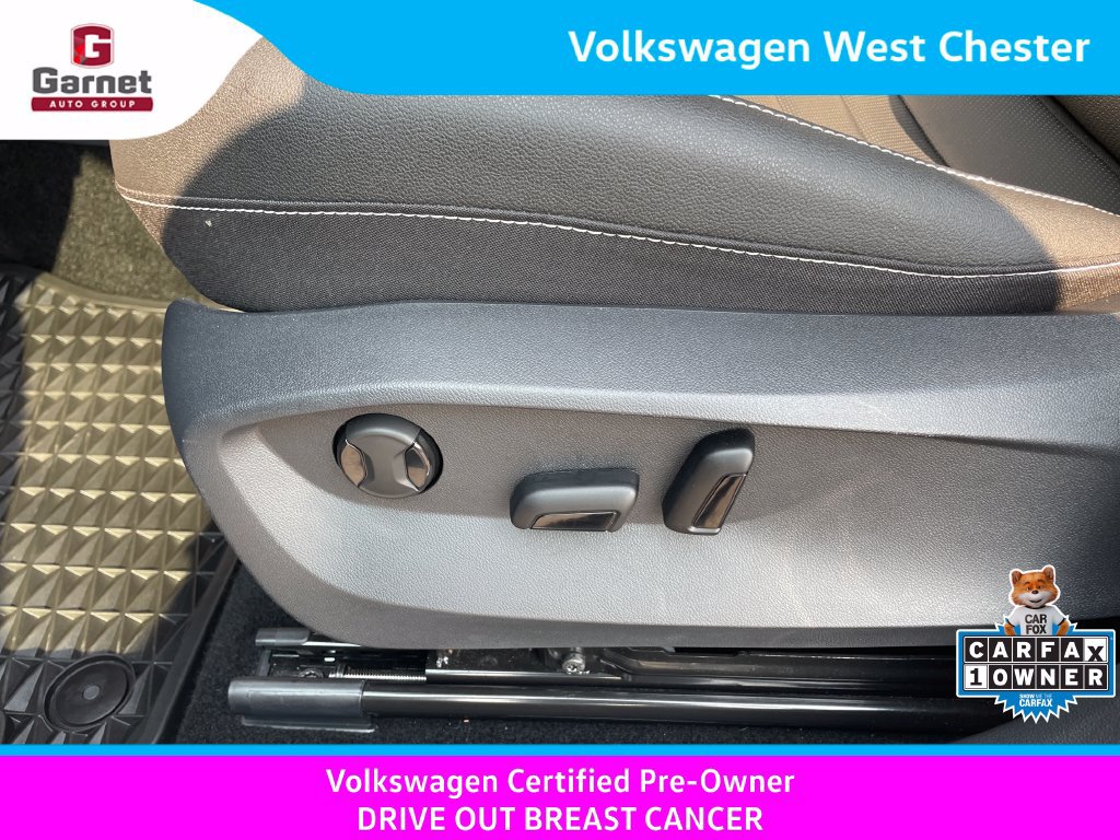 Certified 2025 Volkswagen Taos SEL AWD/4WD image 14