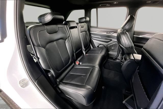 Used 2024 Jeep Grand Cherokee Limited w/ Black Appearance Package RWD image 23