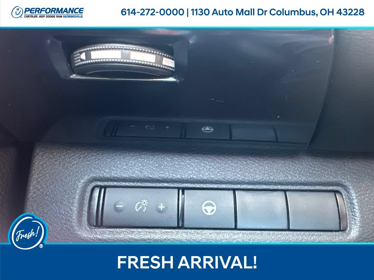 Used 2023 Nissan Pathfinder SV AWD/4WD image 17