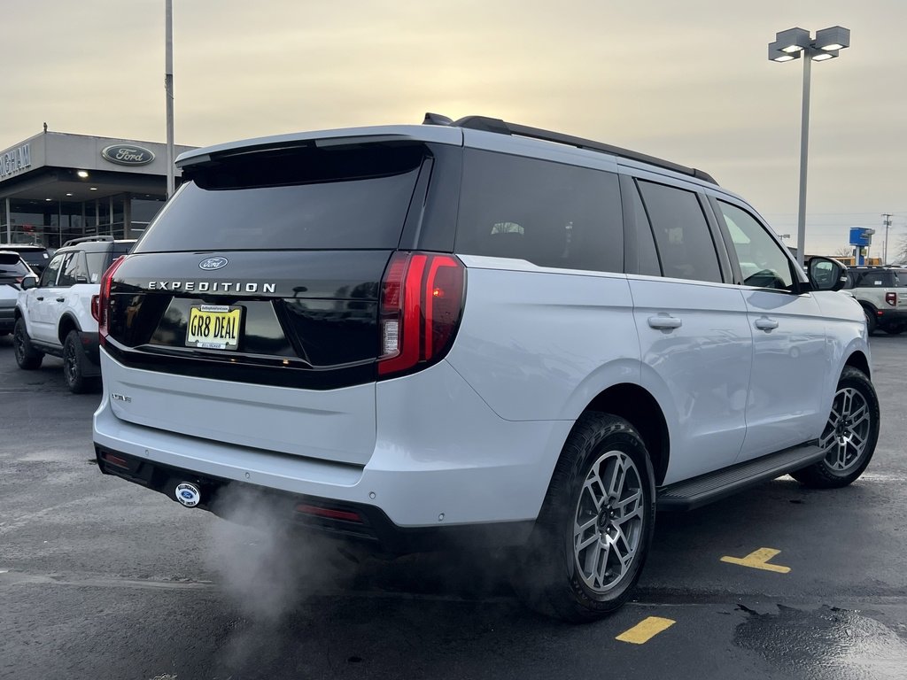 Certified 2025 Ford Expedition Active image 5