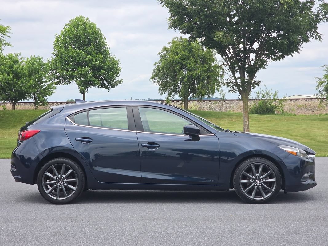 Used 2018 MAZDA MAZDA3 Touring FWD image 9