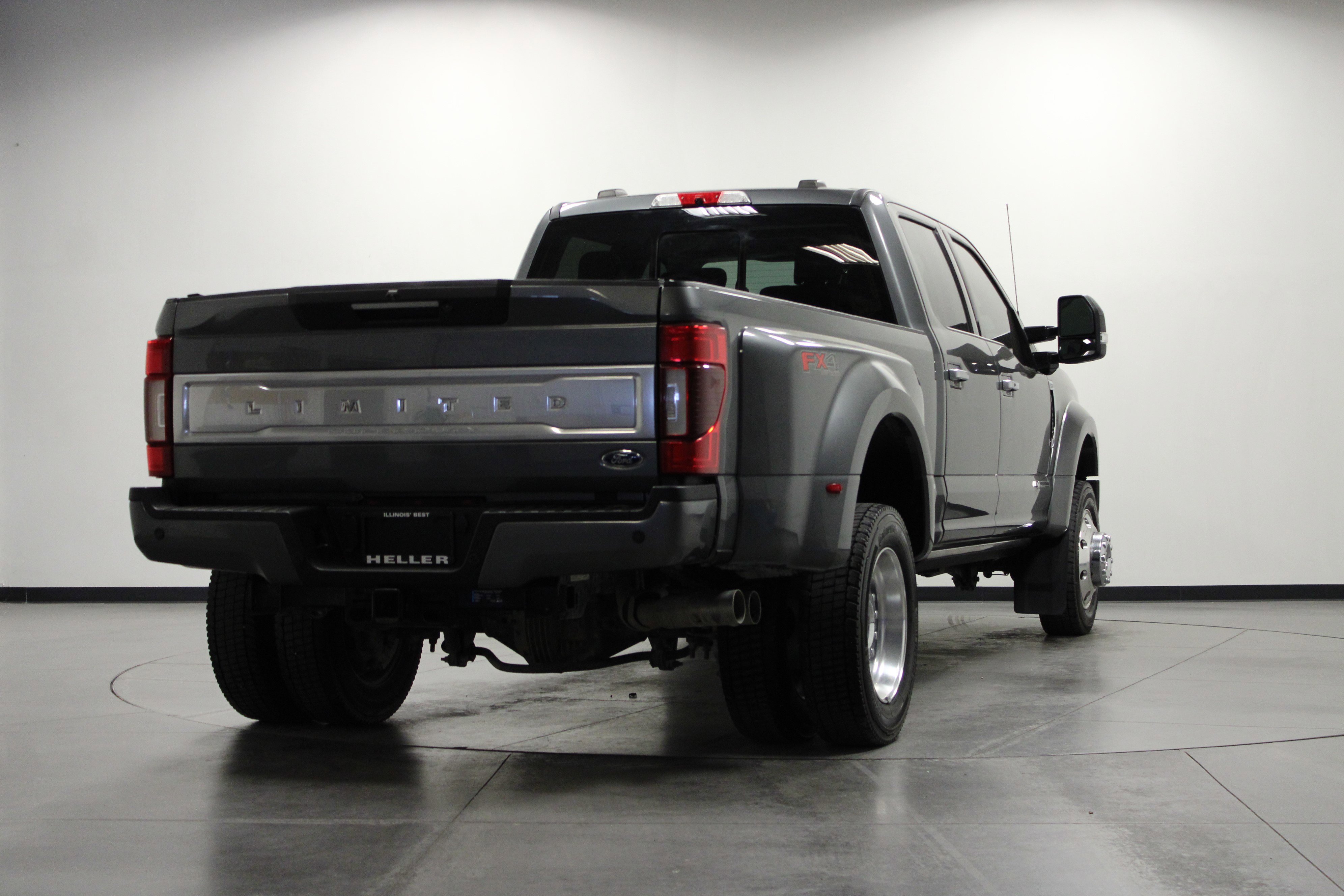 Used 2022 Ford F450 Limited w/ FX4 Off-Road Package image 4