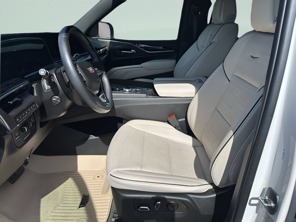 Used 2023 Cadillac Escalade Sport w/ Touring Package AWD/4WD image 10