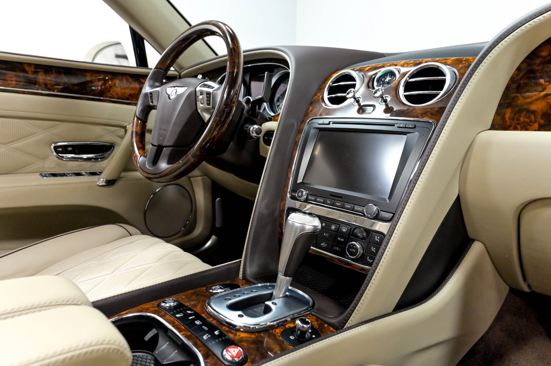 Used 2015 Bentley Flying Spur W12 AWD/4WD image 32