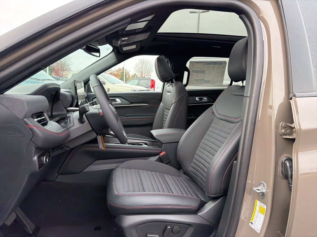 New 2026 Ford Explorer ST-Line w/ ST-Line Street Pack image 28