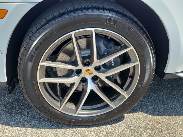 Certified 2026 Porsche Macan AWD/4WD image 13
