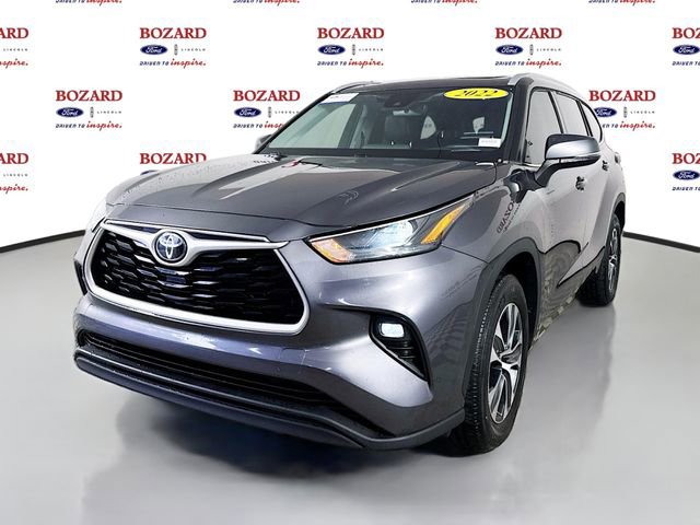 Used 2022 Toyota Highlander XLE image 4