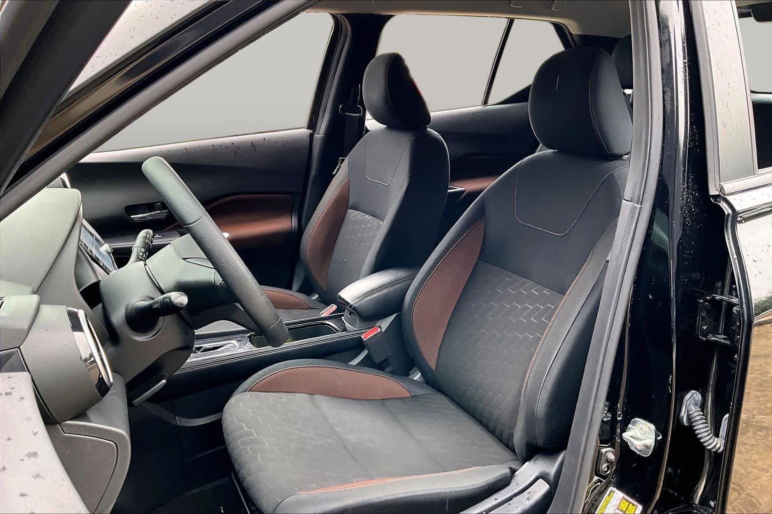 Certified 2024 Nissan Kicks SR FWD image 8