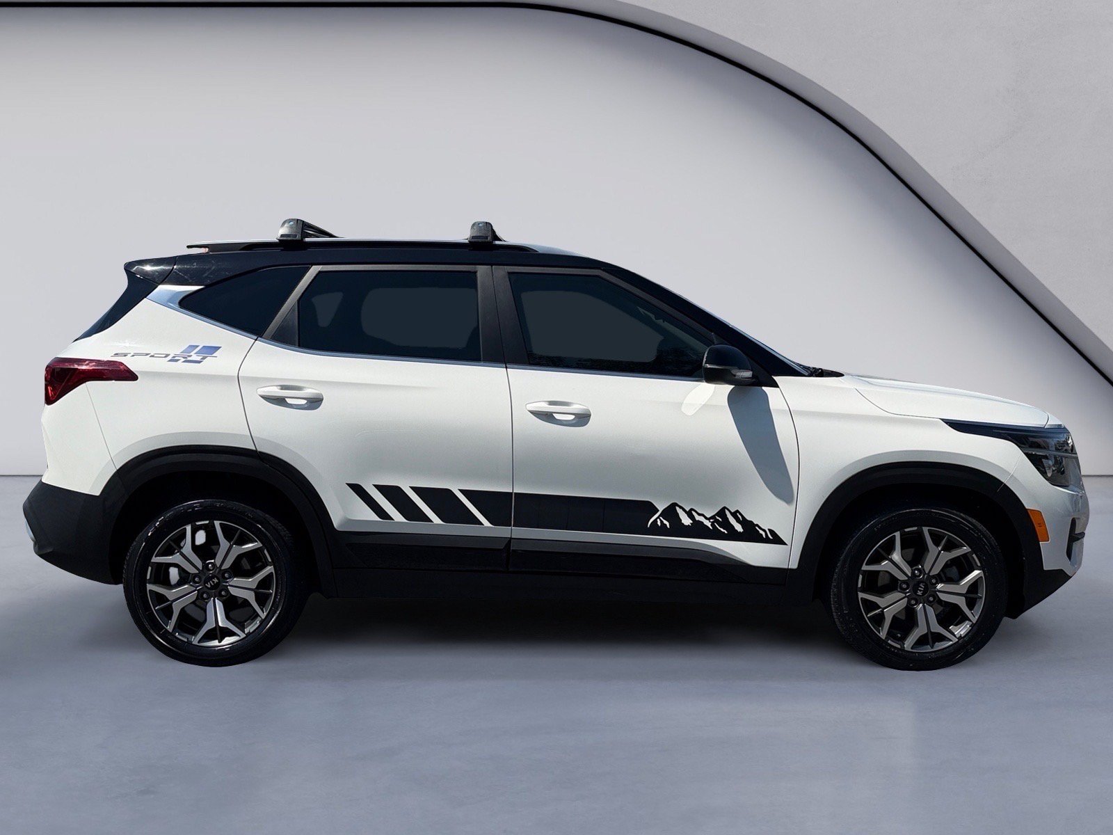 Used 2021 Kia Seltos S FWD image 6