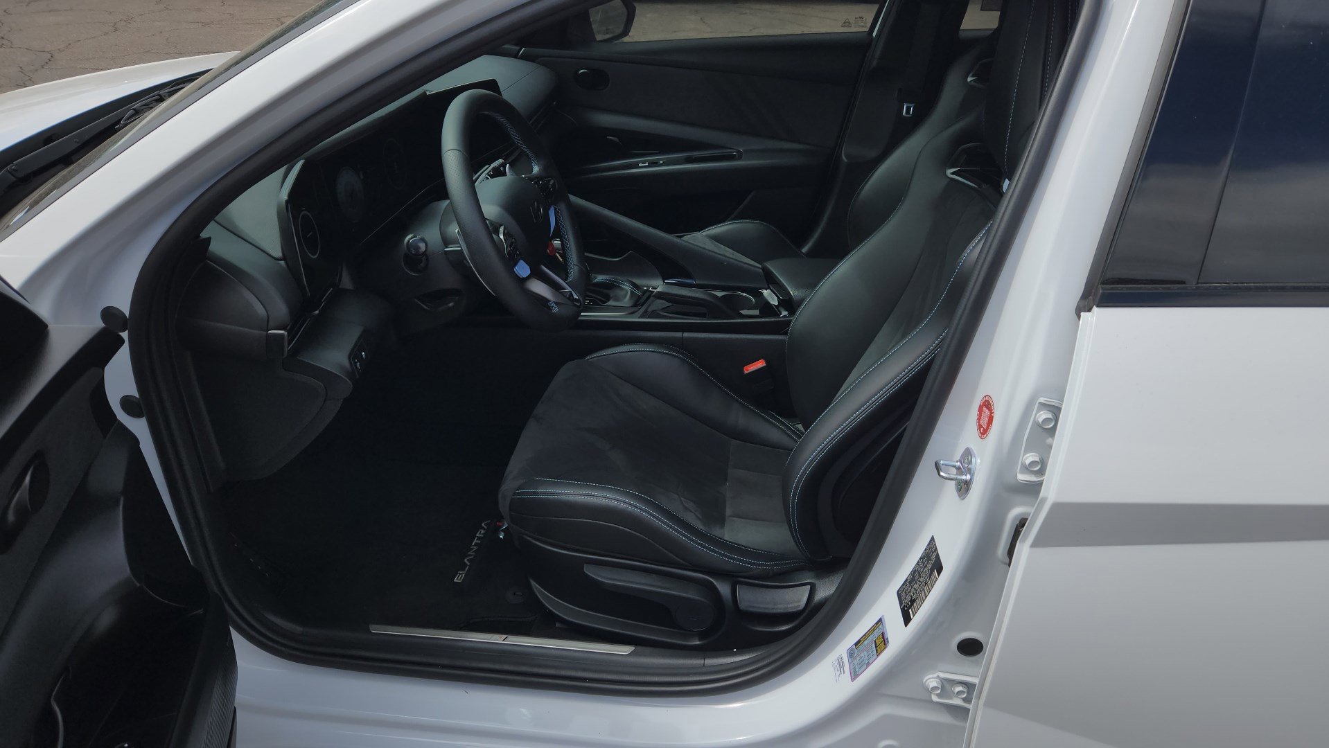 Used 2025 Hyundai Elantra N Base image 24