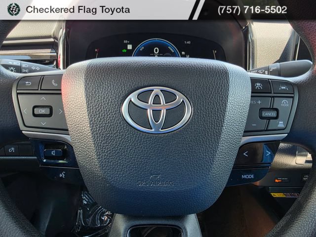 Used 2025 Toyota Camry LE FWD image 11