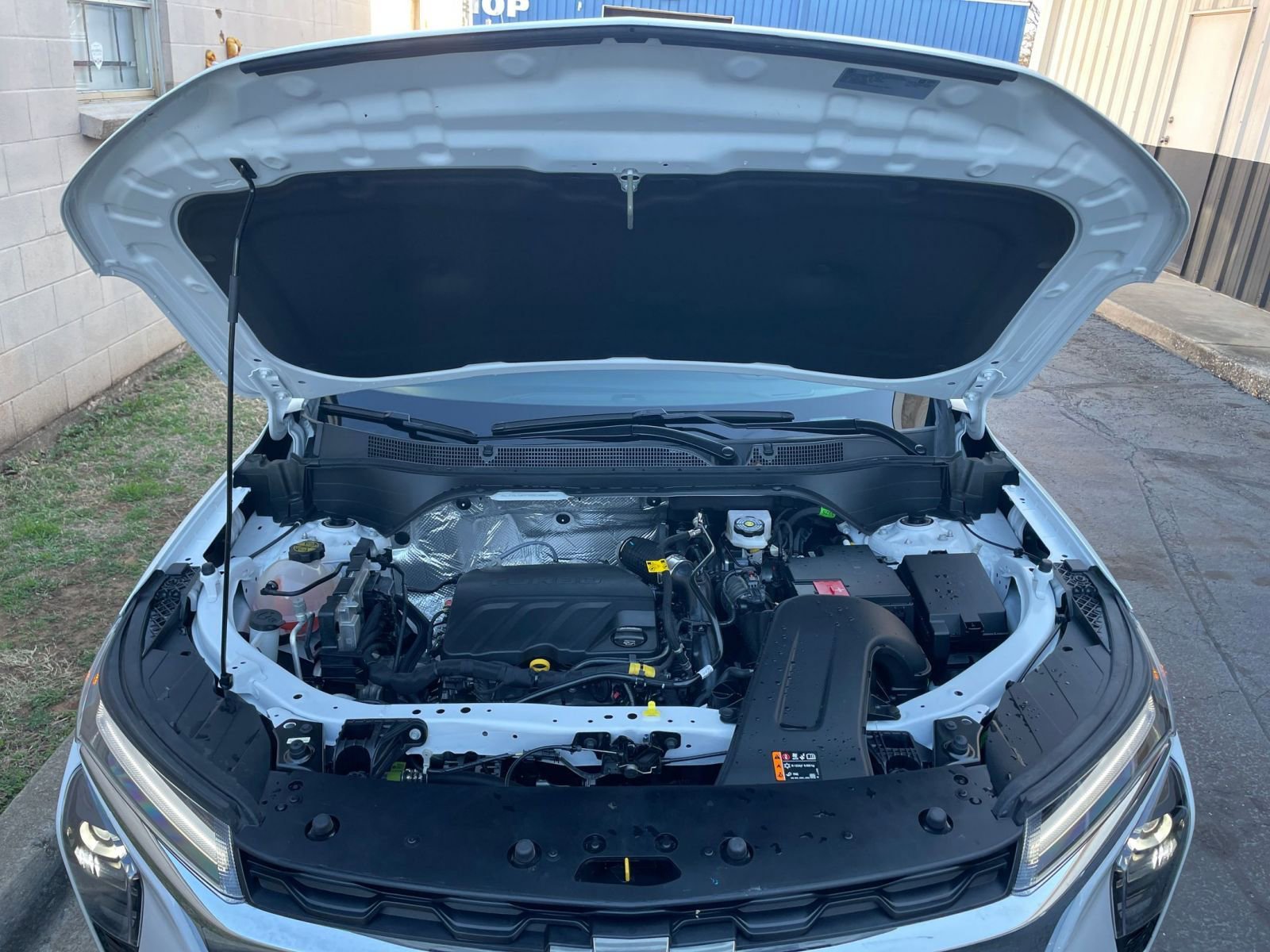 Used 2025 Chevrolet Trax LT image 31