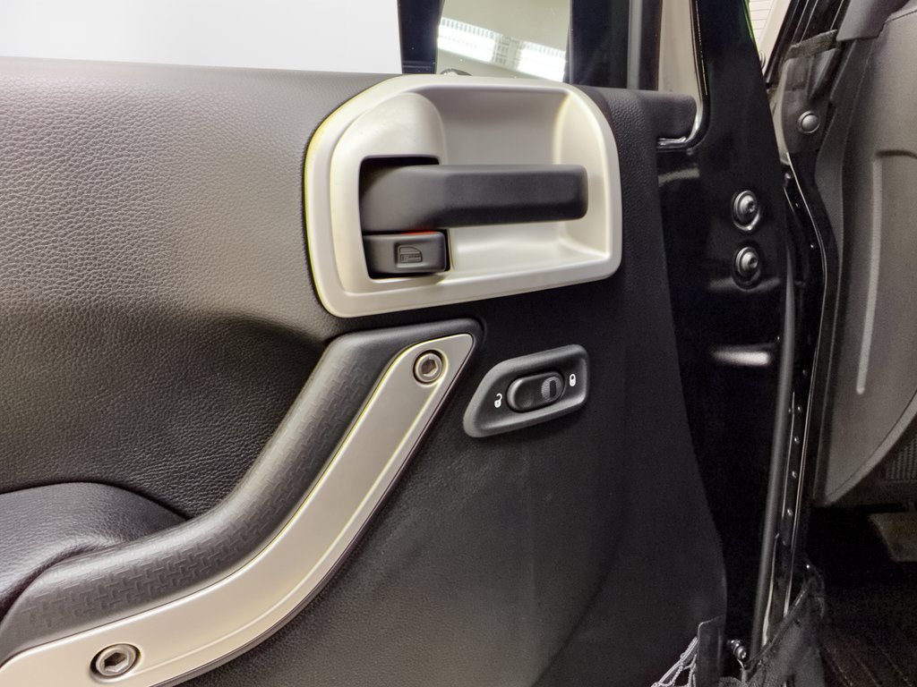 Used 2013 Jeep Wrangler Rubicon w/ PWR Convenience Group AWD/4WD image 15