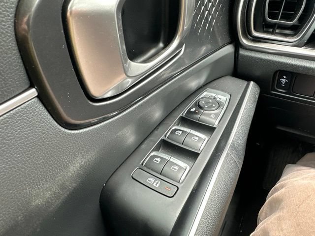 Certified 2025 Kia Sorento LX FWD image 41