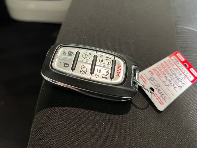 Used 2023 Chrysler Voyager LX image 27